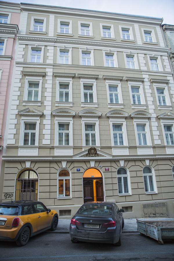 Gregory House Aparthotel ปราก ภายนอก รูปภาพ